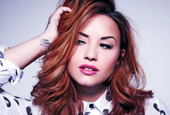 Demi siap menyajikan yang spesial buat kamu, Maret mendatang @www.demilovatolove.com