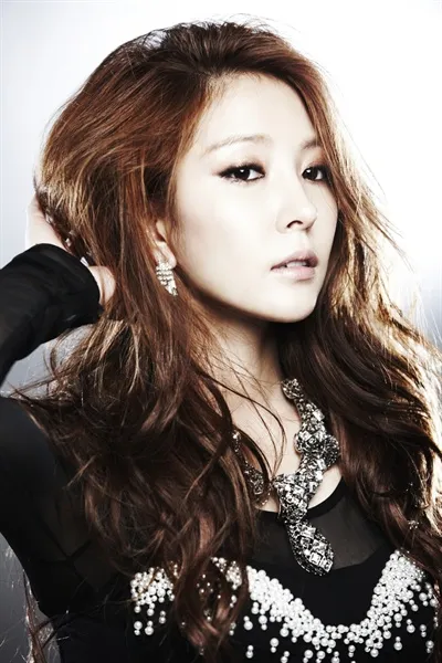 Cantik dan penuh bakat. Apakah kamu termasuk penggemar dari BoA? ©soompi.com