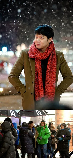 Berfoto dengan latar belakang salju, Yoochun tampak tampan sempurna ©soompi.com