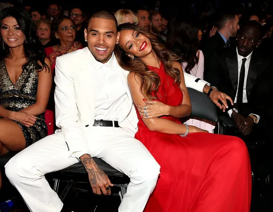 Rihanna dan Chris Brown dalam Grammy Awards 2013 @popsugar.com