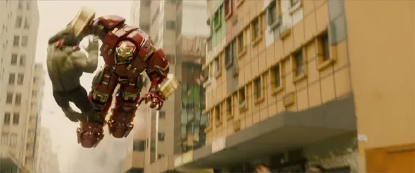 Hulk dihajar oleh Ultron/© Marvel Entertainment