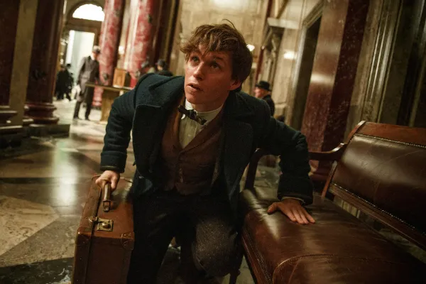 Kostum keren Eddie bikin iri Daniel Radcliffe/©cinemablend.com