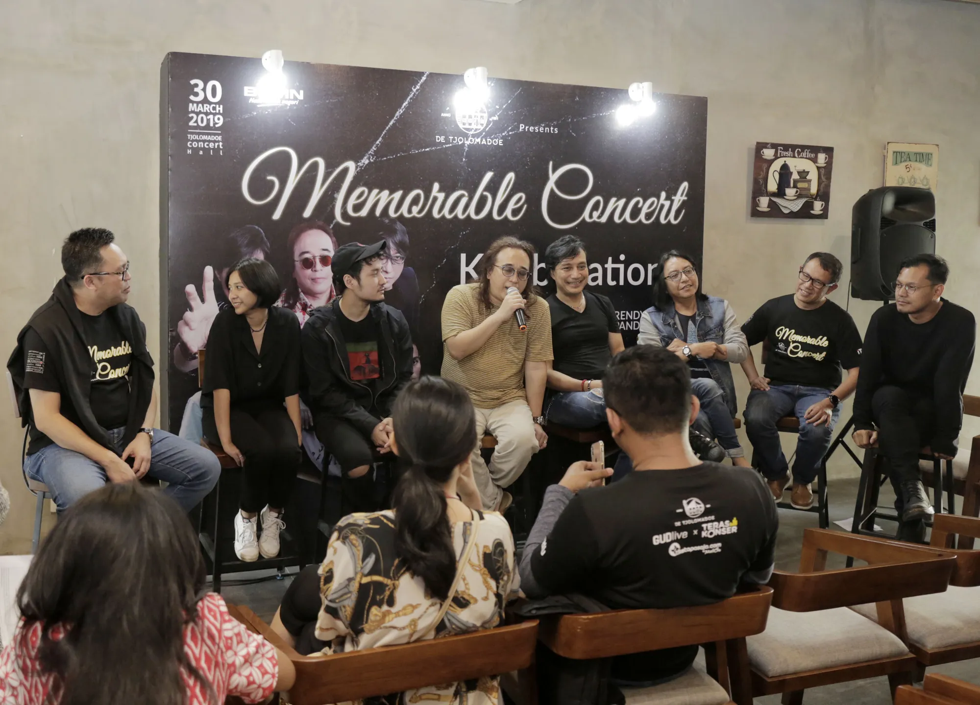 Memorable Concert KLAboration KLA Project feat Midnight Quirkie and Randy Pandugo © KapanLagi/Akrom Sukarya
