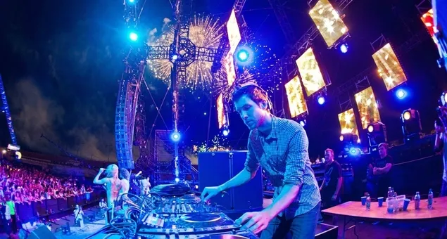 Kemeriahan yang begitu terlihat, saat Calvin mulai beraksi. ©inthemix.com