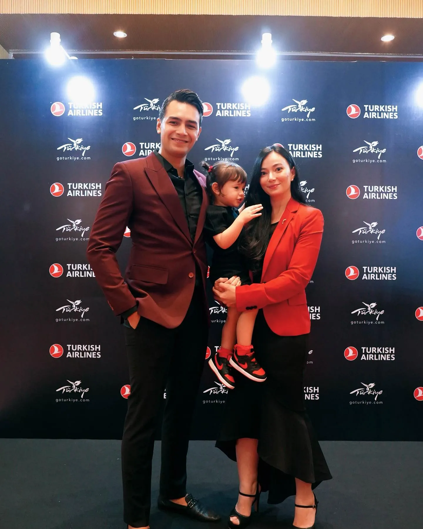 (credit: instagram/asmirandah)