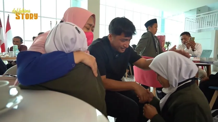 (credit: Youtube De Hakims)