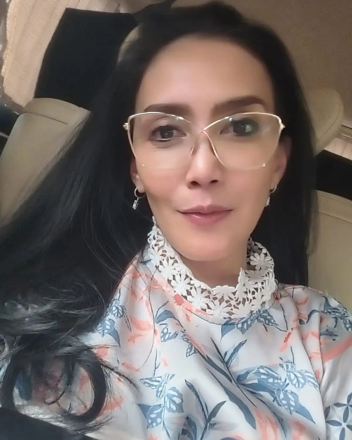 (credit: instagram/riekediahp)