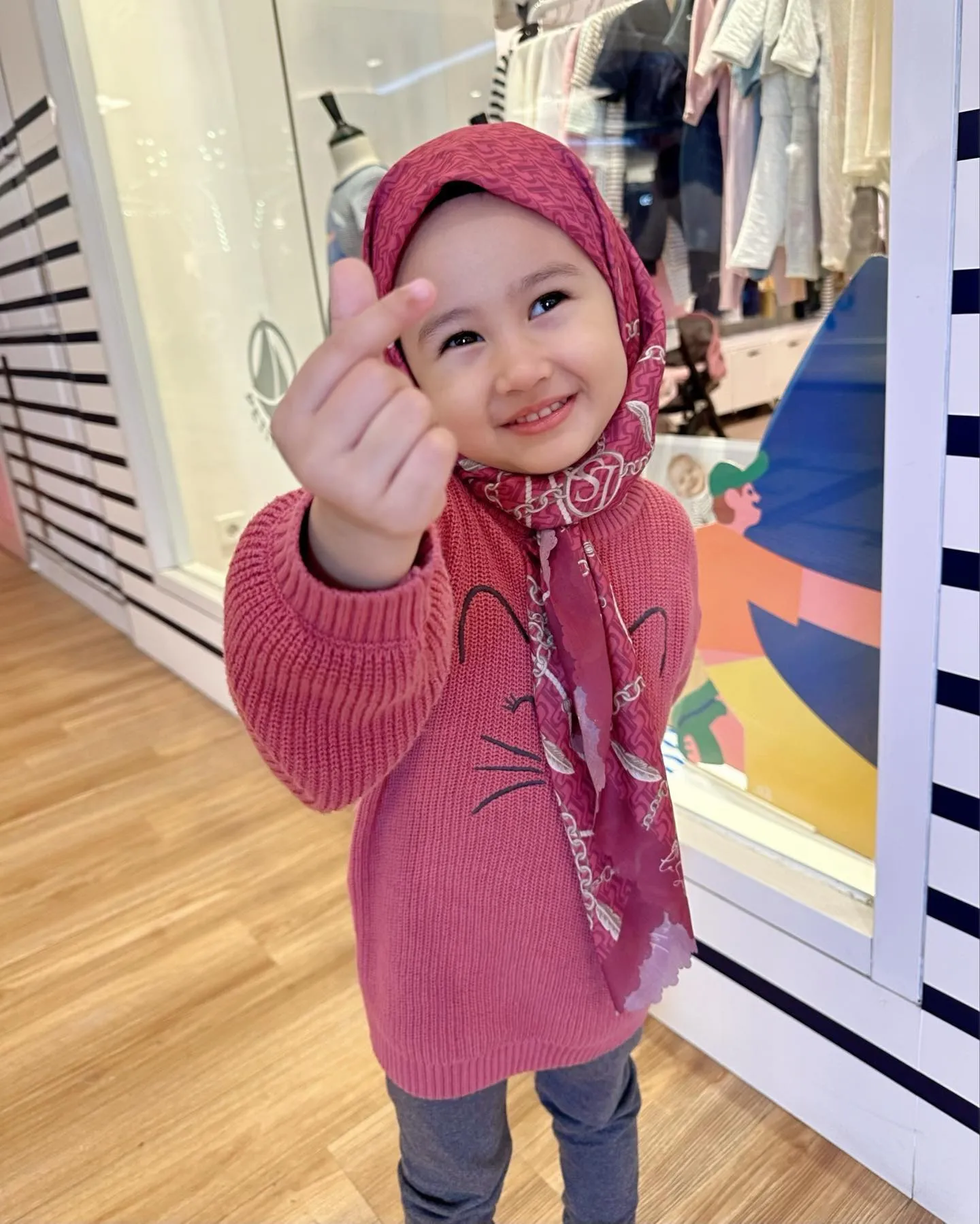 (credit: instagram/kartikaputriworld)