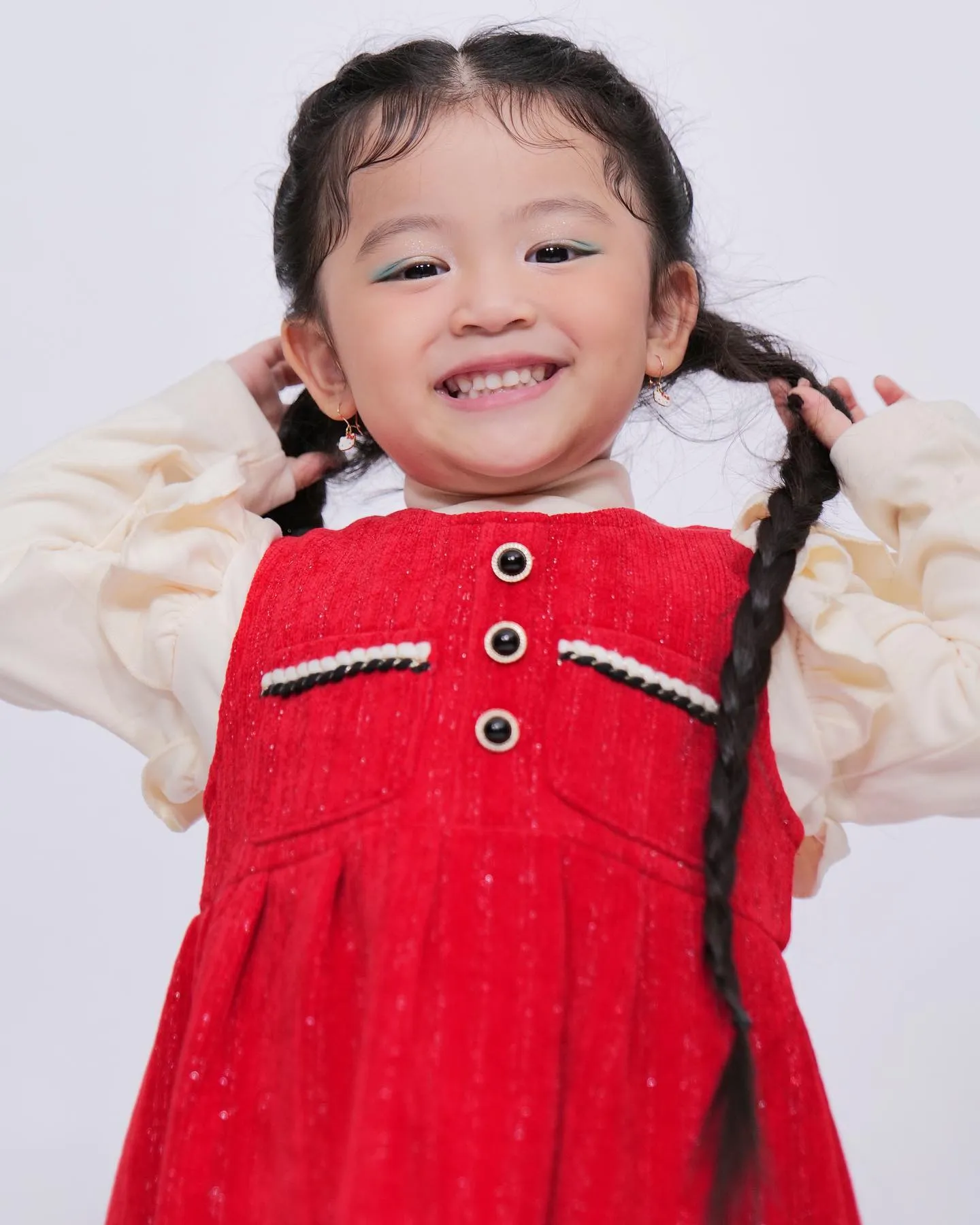 (credit: instagram/thaniaputrionsu)