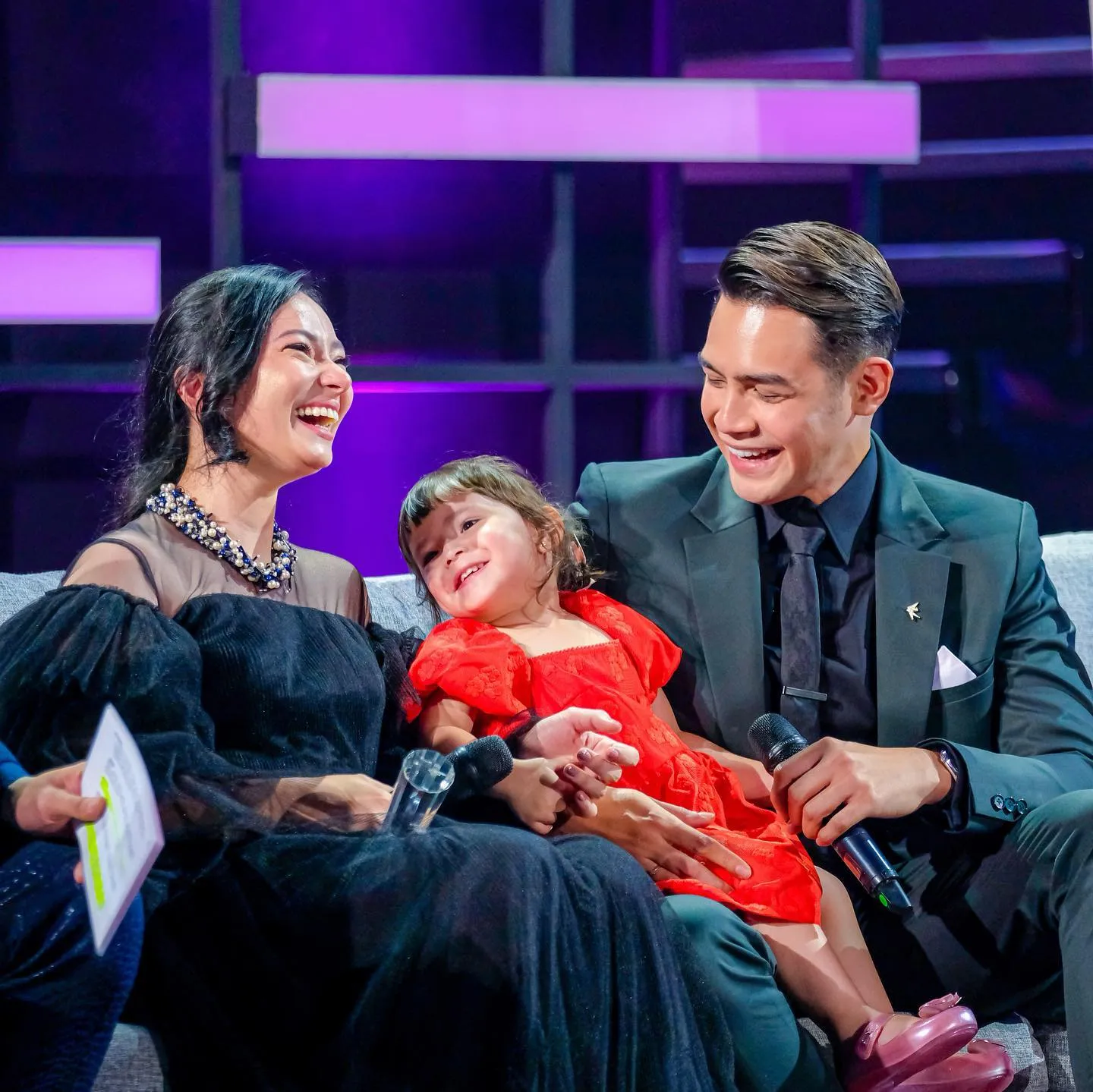 (credit: instagram/asmirandah)