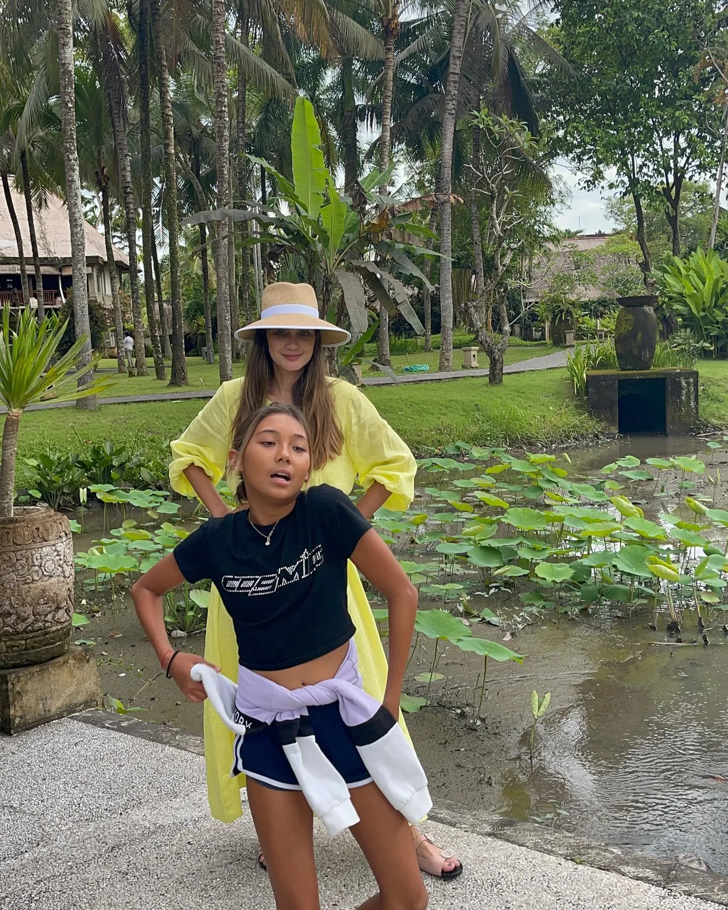 (credit: instagram/lunamaya)