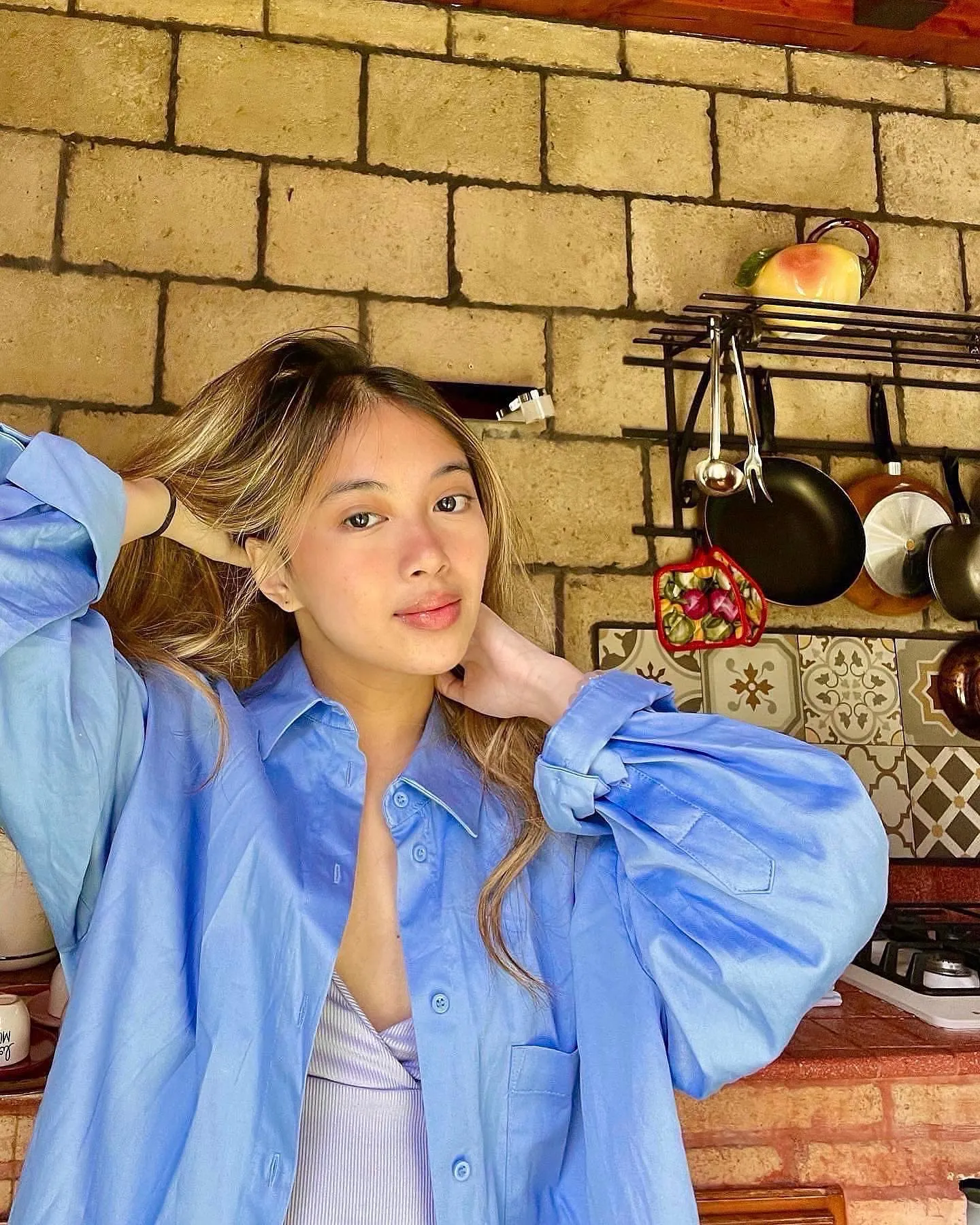Cantik dengan Rambut Blonde