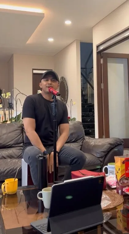 (credit: instagram/hengkykurniawan)