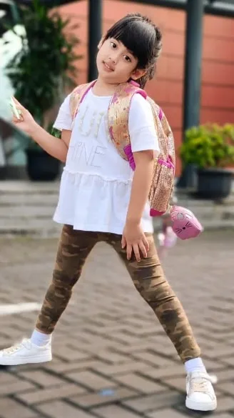 (credit: instagram/vaniaathabinaofficial)