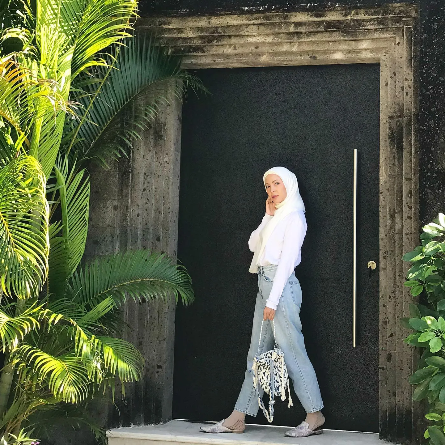 (credit: instagram/ratnagalih)