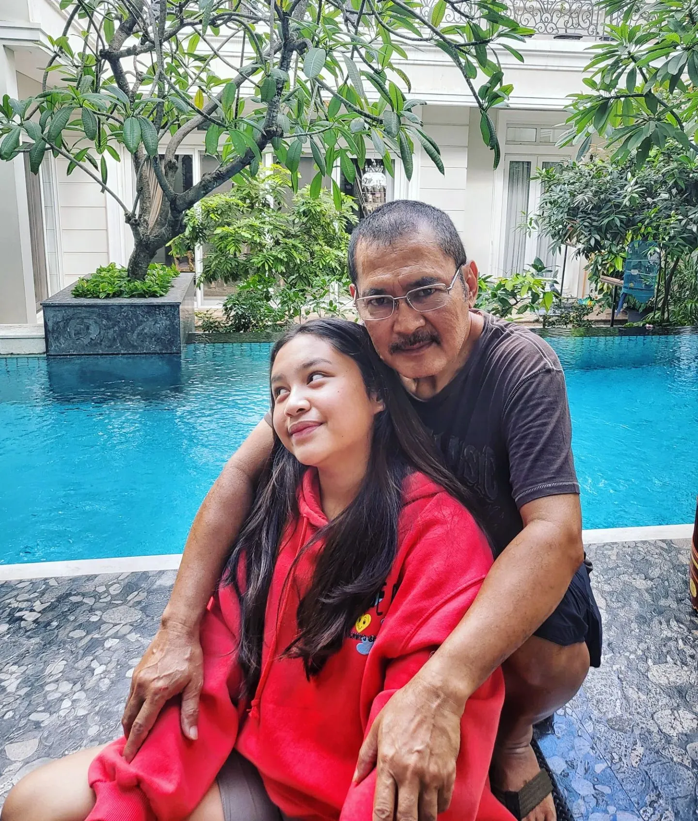 (credit: instagram/mayangsari_official)