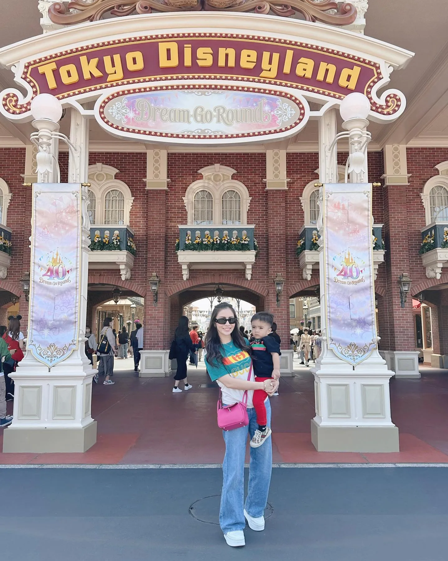 (credit: instagram/therealmomogeisha)