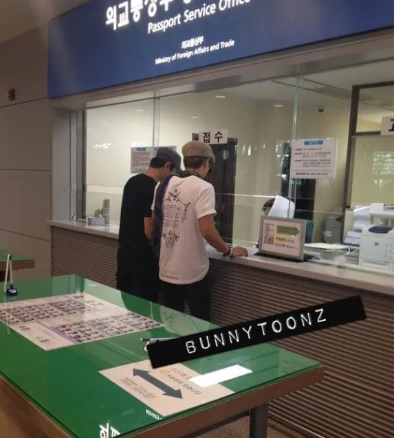 Leeteuk di bandara Incheon ©sup3rjunior.com Leeteuk di bandara Incheon ©sup3rjunior.com