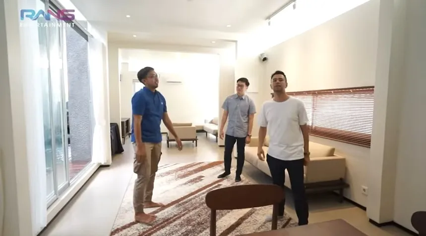 (credit: Youtube Rans Entertaiment)