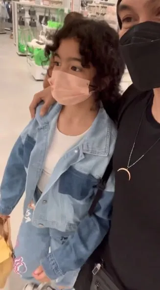 (credit: instagram/duniamanji)