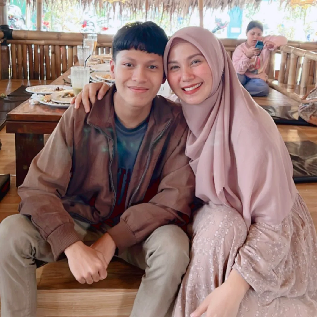 (credit: instagram/puputmelati)