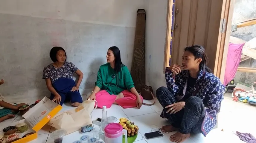 Ruang Tamu Tanpa Kursi