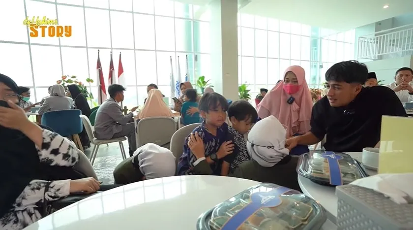 (credit: Youtube De Hakims)