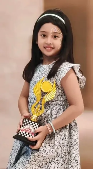 (credit: instagram/vaniaathabinaofficial)