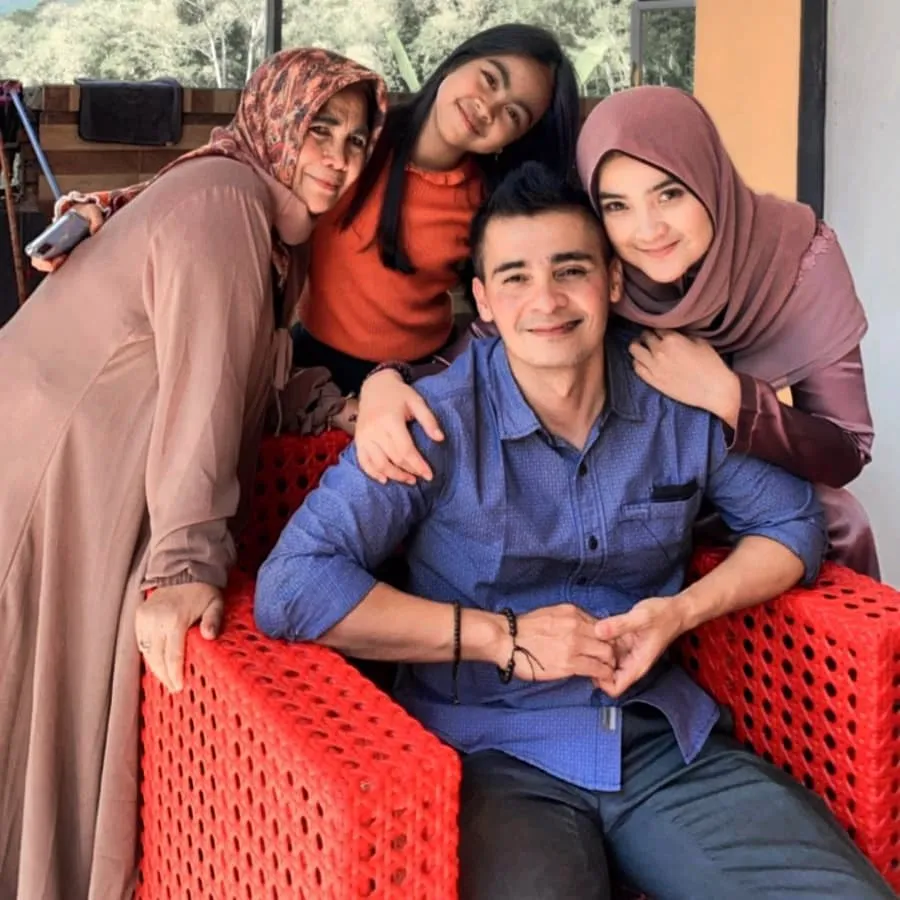 (credit: instagram/rizal_fauzia)