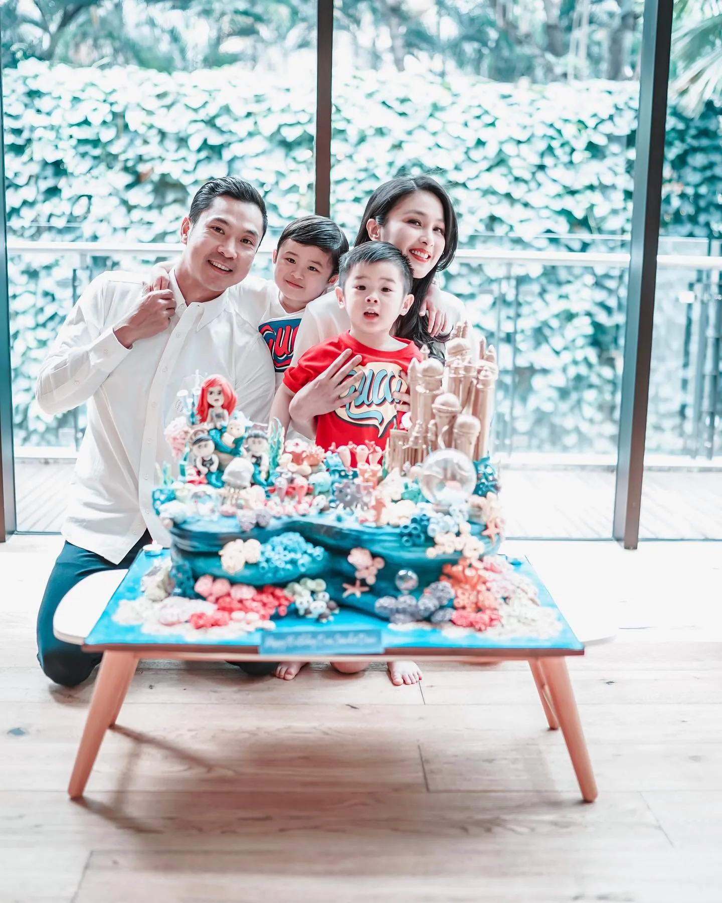 (credit: instagram/sandradewi88)