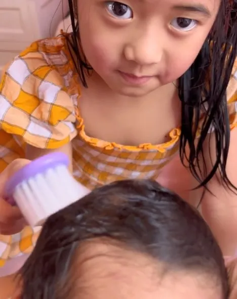 (credit: instagram/ruby_26)