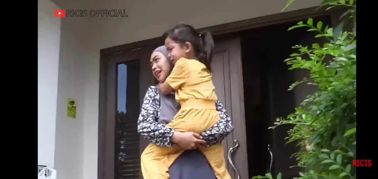 (credit: Youtube Ricis Official)