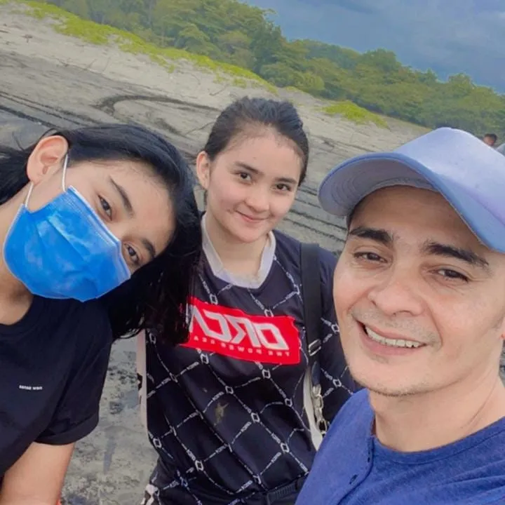 (credit: instagram/rizal_fauzia)