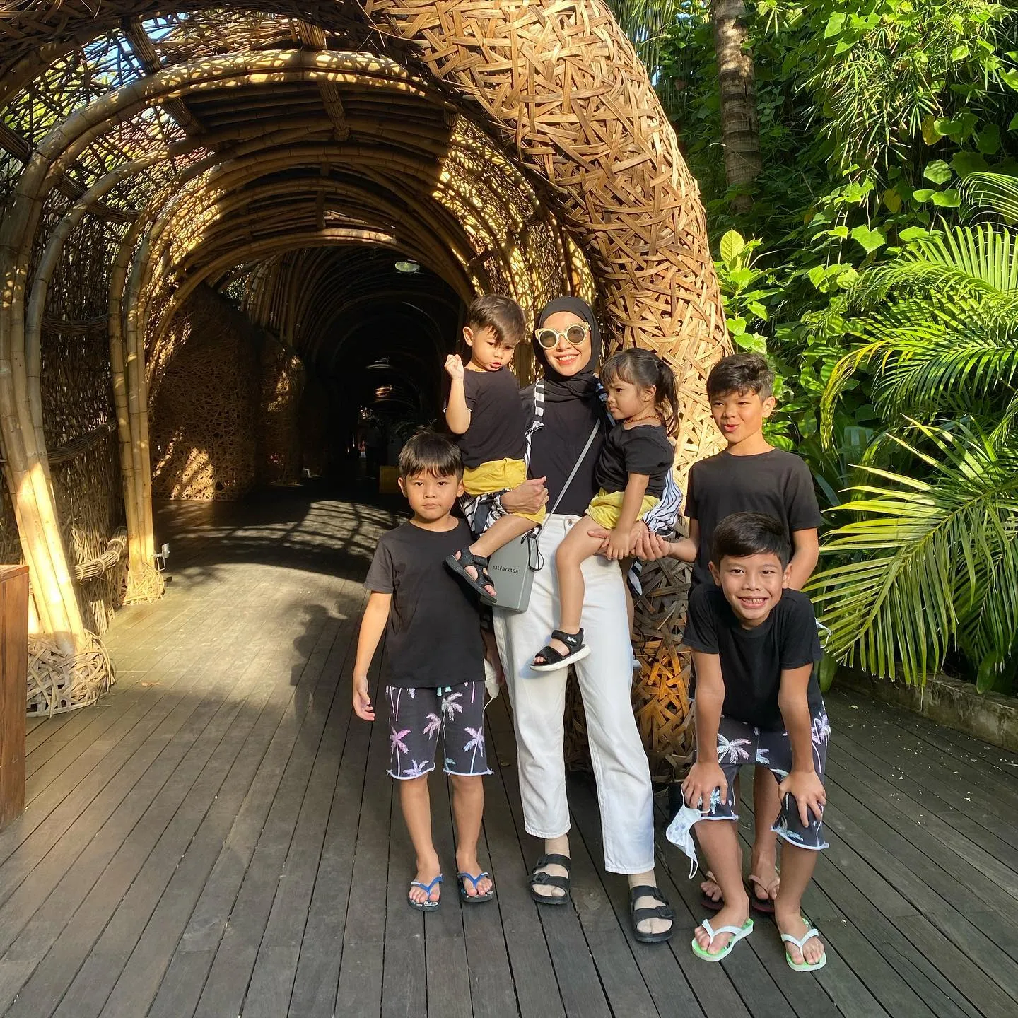 (credit: instagram/ratnagalih)