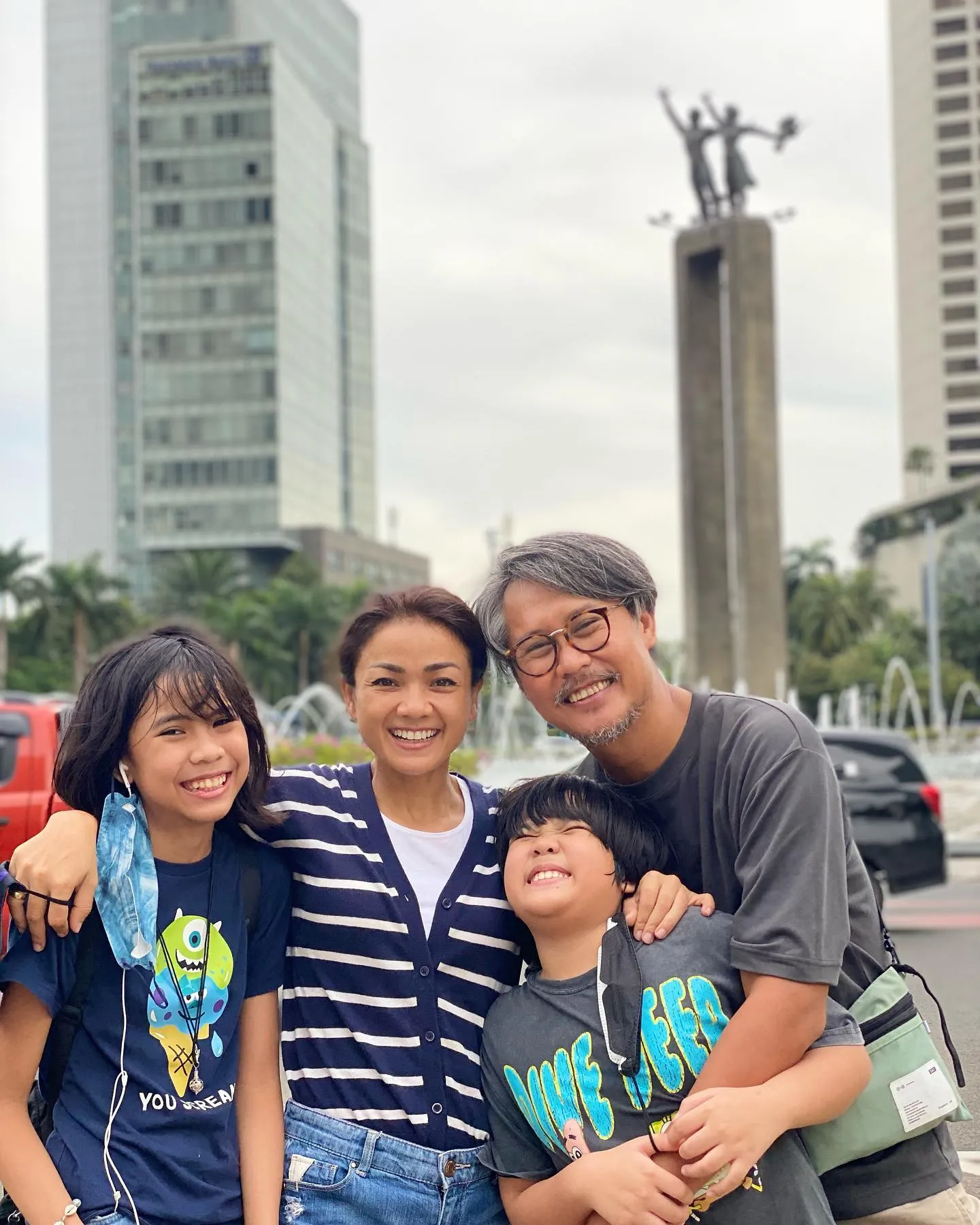 (credit: instagram/nirinazubir_)