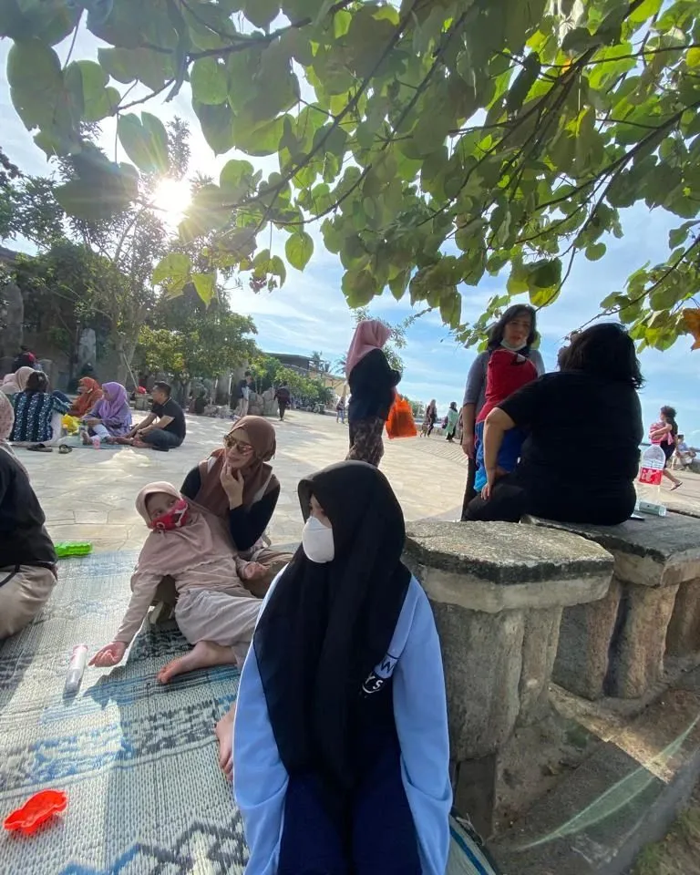 (credit: instagram/jihanfahirareal)