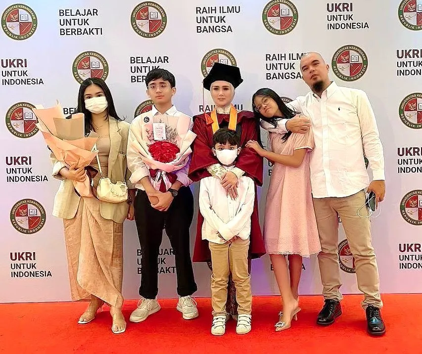 (credit: instagram/mulanjameela1)