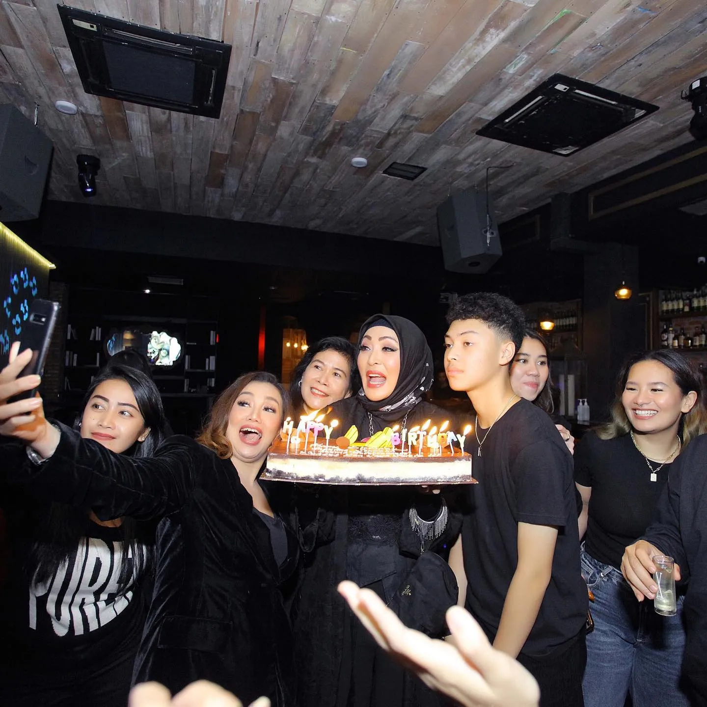 (credit: instagram/angelinasondakh09)