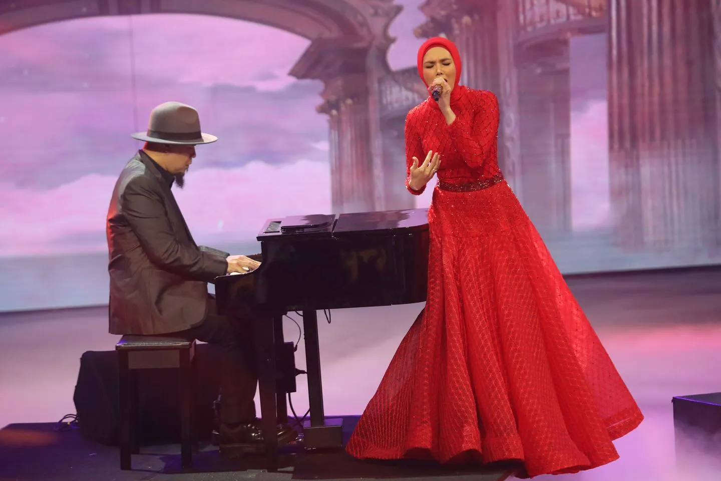 (credit: instagram/mulanjameela1)