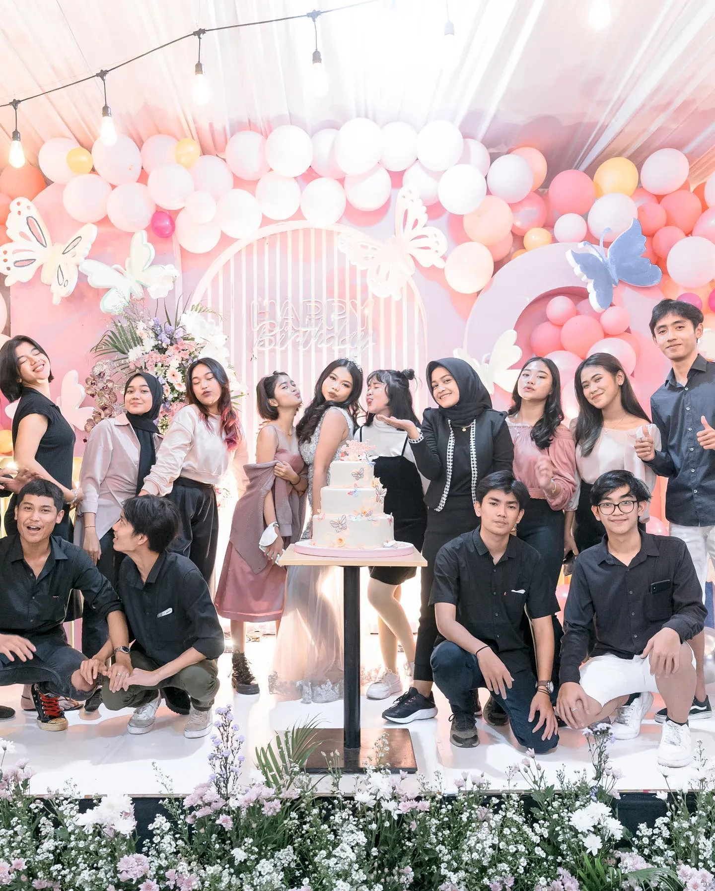 (credit: instagram/vickyprasetyo777)