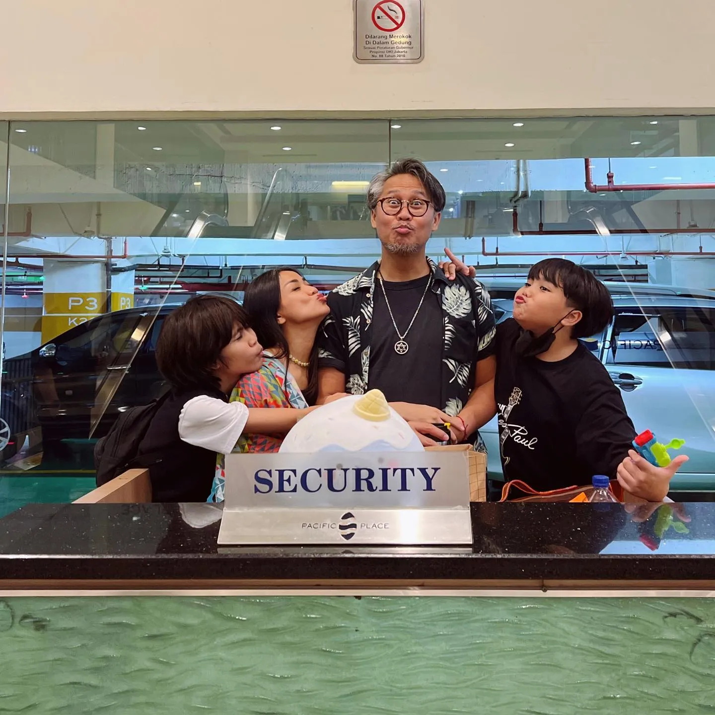 (credit: instagram/nirinazubir_)