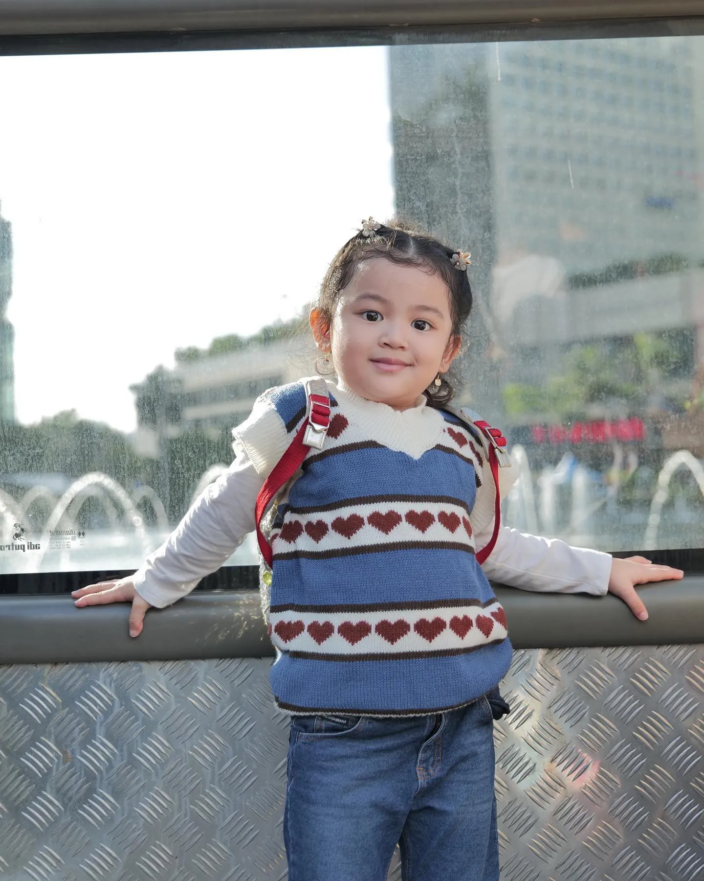 (credit: instagram/thaniaputrionsu)