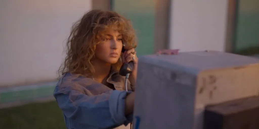 Tori Kelly - young gun (feat. Jon Bellion)