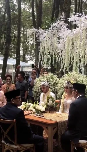 Syahnaz dan Jeje resmi menikah ©instagram/bubahalfian