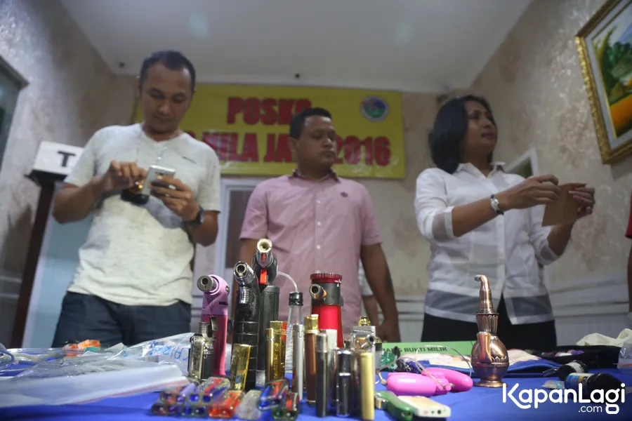 Barang yang diamankan saat penggerebekan Aa Gatot © KapanLagi.com®/Budy Santoso