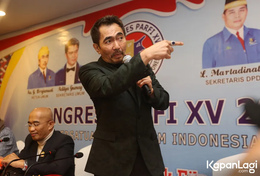 Gatot Brajamusti ditangkap karena pesta sabu setelah terpilih jadi Ketua PARFI periode kedua. ©KapanLagi.com/Budy Santoso