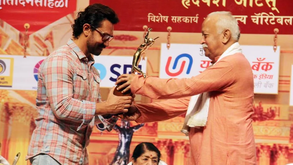 Aamir Khan datangi acara penghargaan di Mumbai ©hindustantimes
