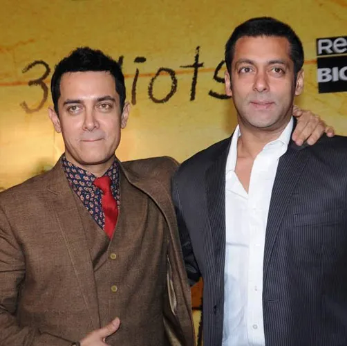 Aamir Khan takut filmnya tak laku gara-gara Salman Khan. ©santabanta.com