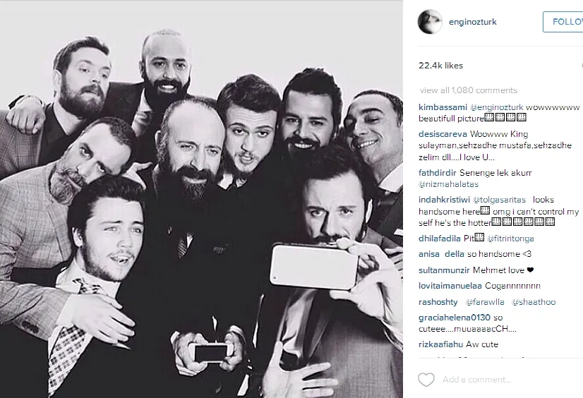 Pria-pria di 'Abad Kejayaan' selfie seru. @instagram/enginozturk