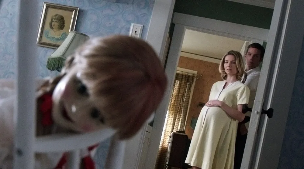 Lewat film ini kita akan disuguhi cerita mula-mula munculnya boneka setan Annabelle. (Dok. Warner Bros)
